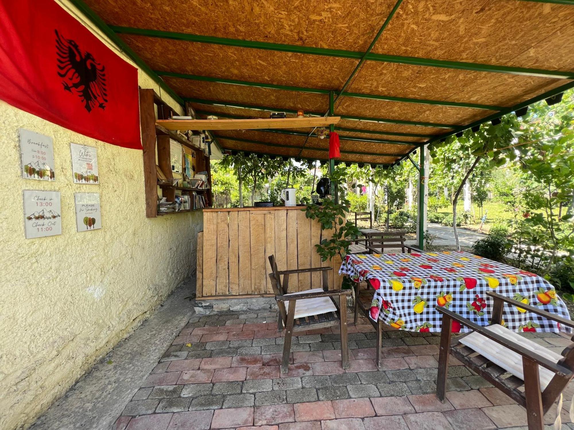 Elbasan Backpacker Hostel Zewnętrze zdjęcie